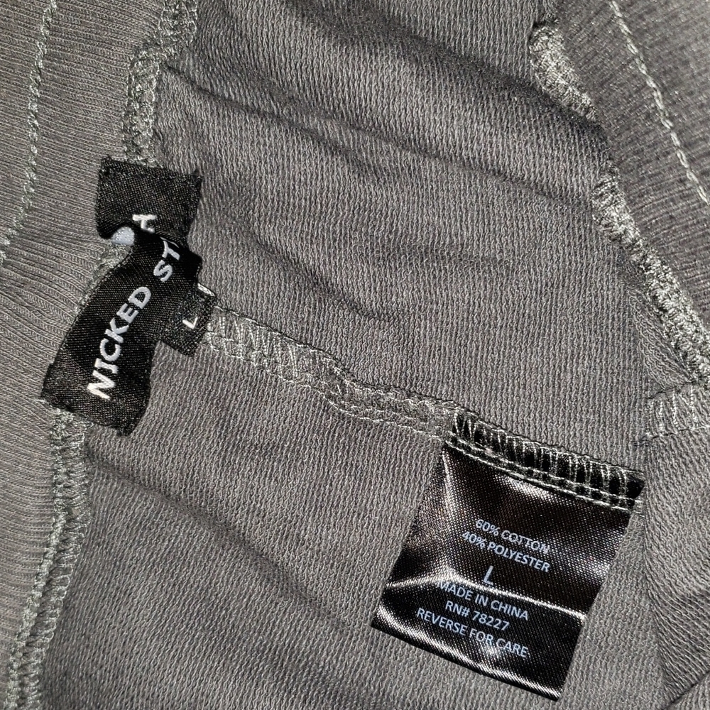 ❤️5/$25 EUC Wicked Stich Green Pants - Picture 4 of 5